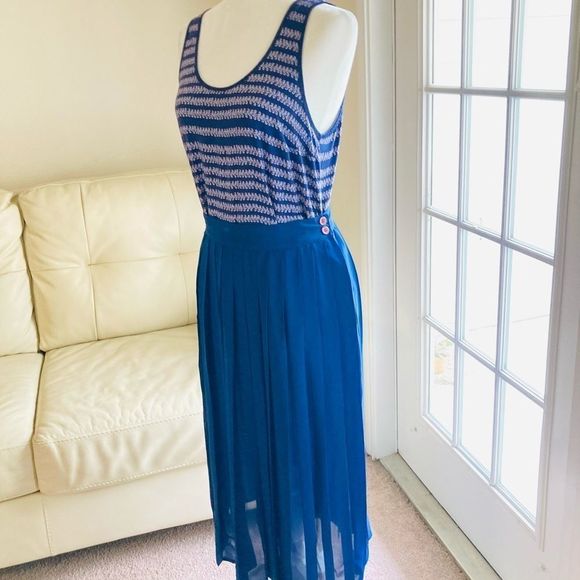 Justine Todd Navy Blue Pleated Skirt FREE Gap Tank Blouse - Picture 2 of 6